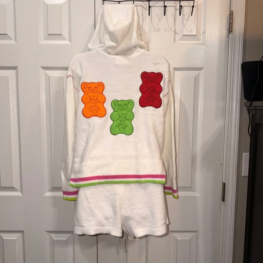 Haribo Gummy Bear Knit Lounge Set White Hooded Sweater and Shorts Kids Small‎